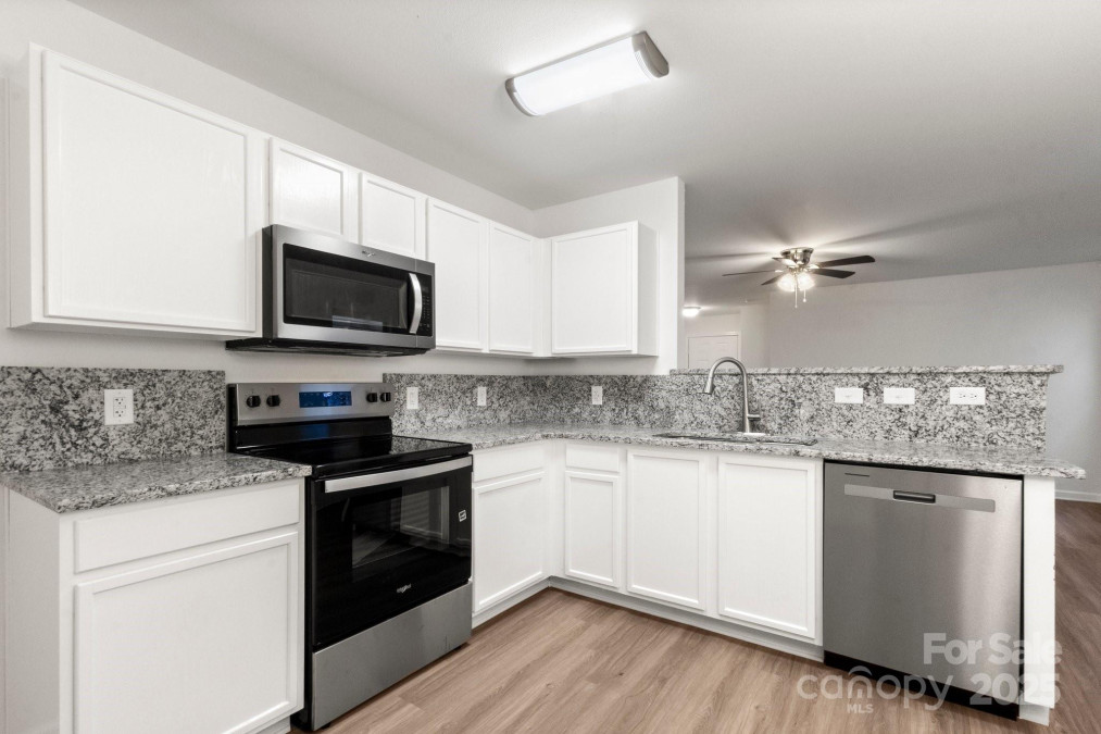 7616 Monarch Birch Ln Charlotte, NC 28215