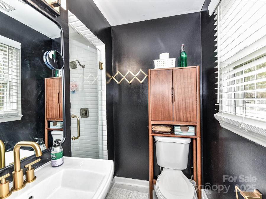 2816 Eastport Rd Charlotte, NC 28205