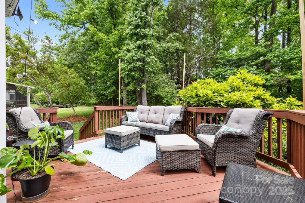 14849 Middlesborough Dr Matthews, NC 28104