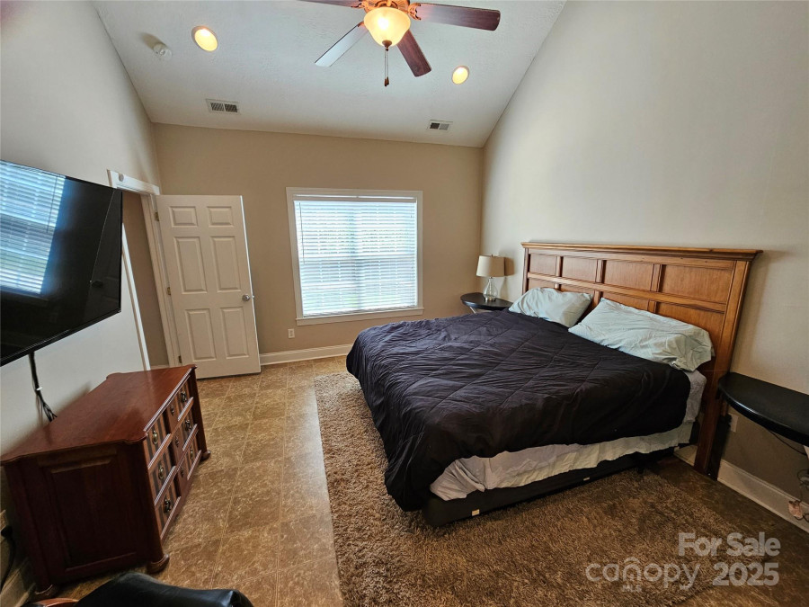 2026 Talbot Ln Hickory, NC 28602