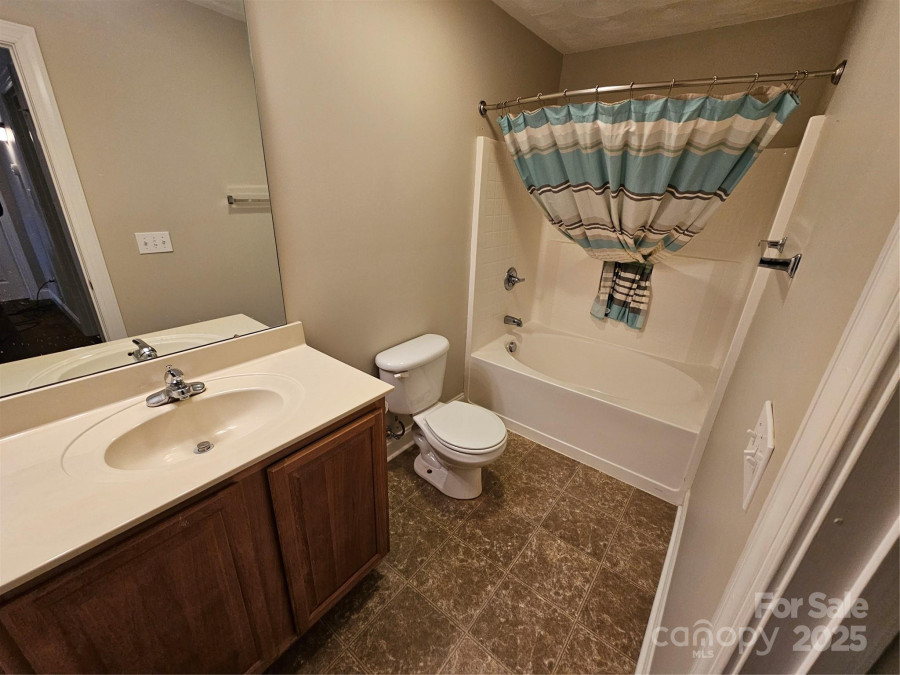 2026 Talbot Ln Hickory, NC 28602