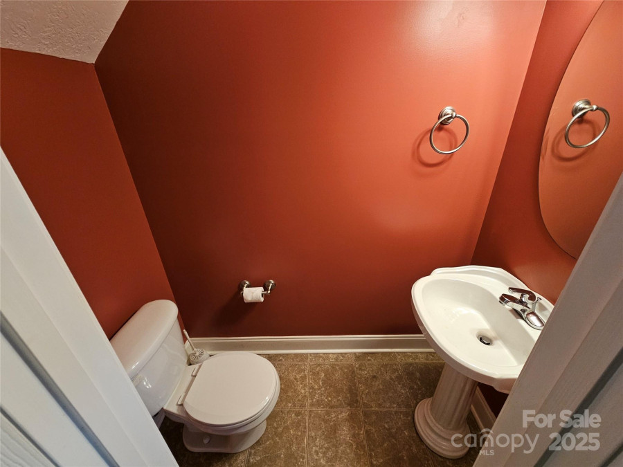 2026 Talbot Ln Hickory, NC 28602