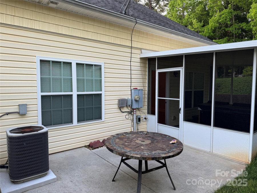 2026 Talbot Ln Hickory, NC 28602
