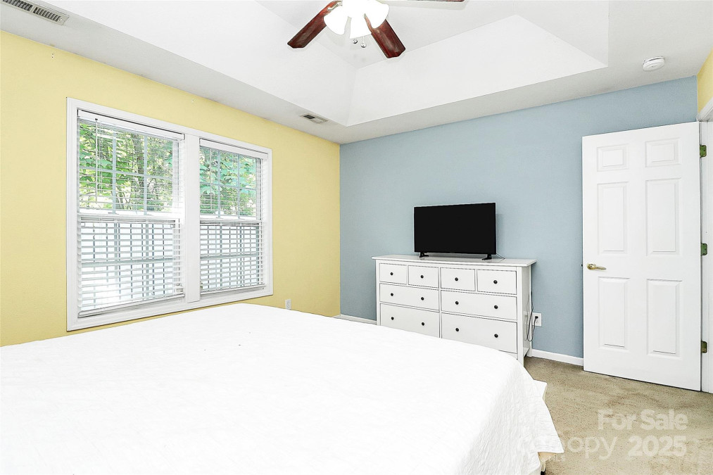 9212 Scotts Elm Ct Charlotte, NC 28215