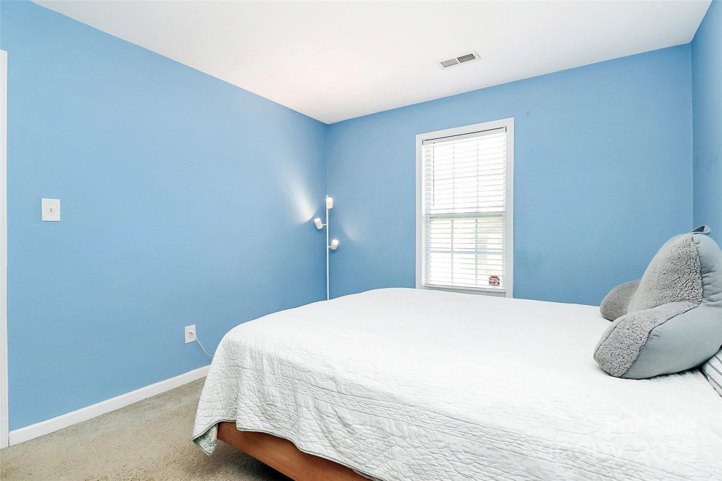 9212 Scotts Elm Ct Charlotte, NC 28215