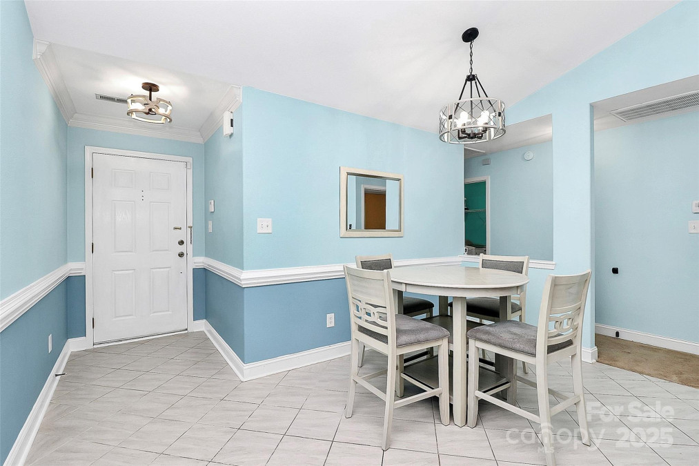 9212 Scotts Elm Ct Charlotte, NC 28215