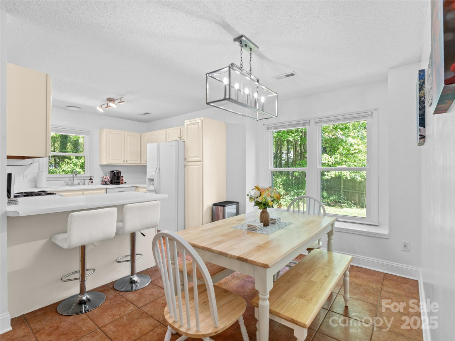 989 Thorncrest Ct Fletcher, NC 28732