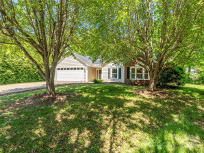 989 Thorncrest Ct Fletcher, NC 28732