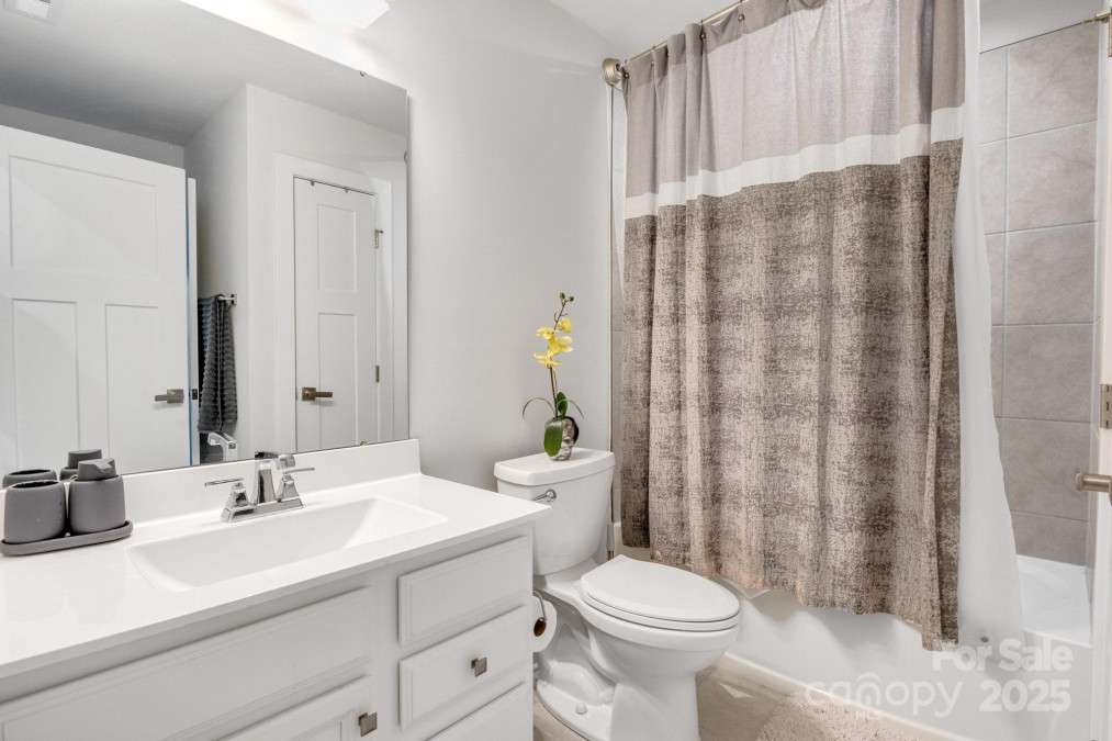 5112 Larewood Dr Charlotte, NC 28215