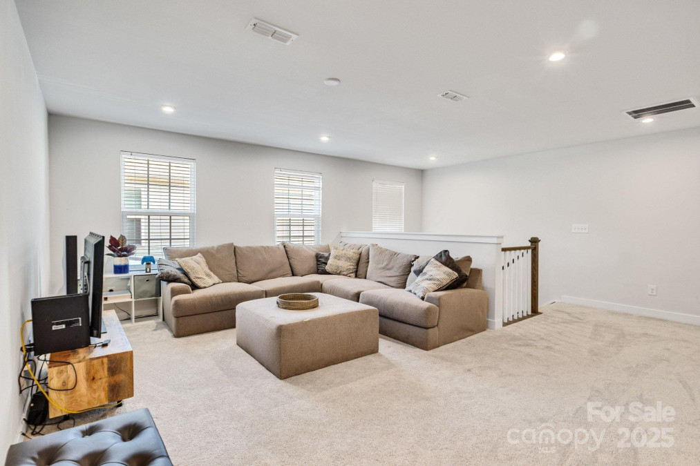 5112 Larewood Dr Charlotte, NC 28215
