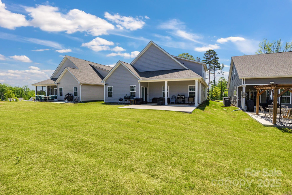 5112 Larewood Dr Charlotte, NC 28215