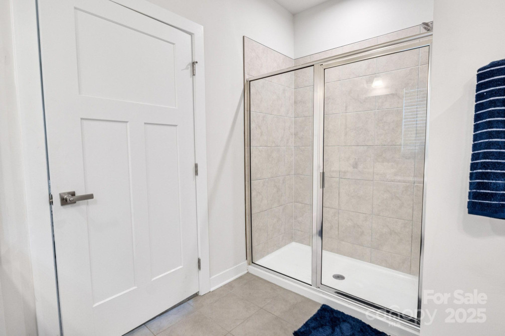 5112 Larewood Dr Charlotte, NC 28215