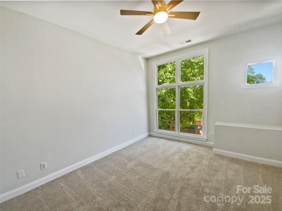 1043 Park West Dr Charlotte, NC 28209