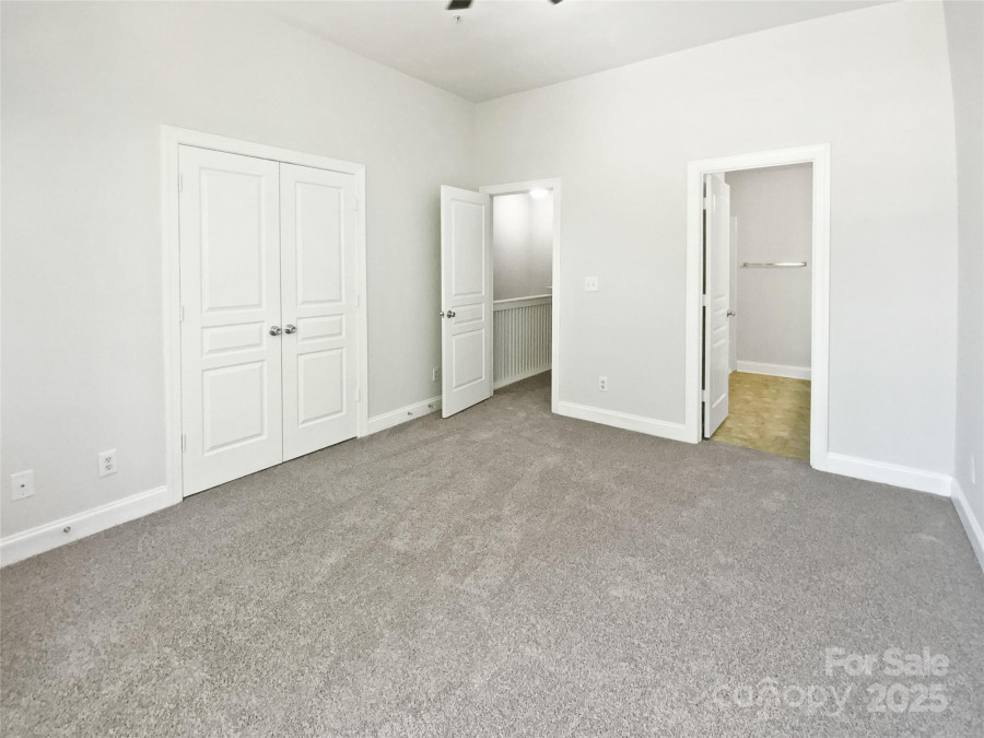 1043 Park West Dr Charlotte, NC 28209