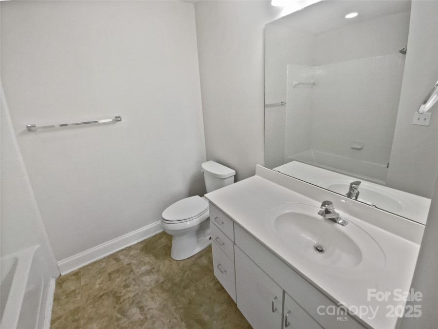 1043 Park West Dr Charlotte, NC 28209