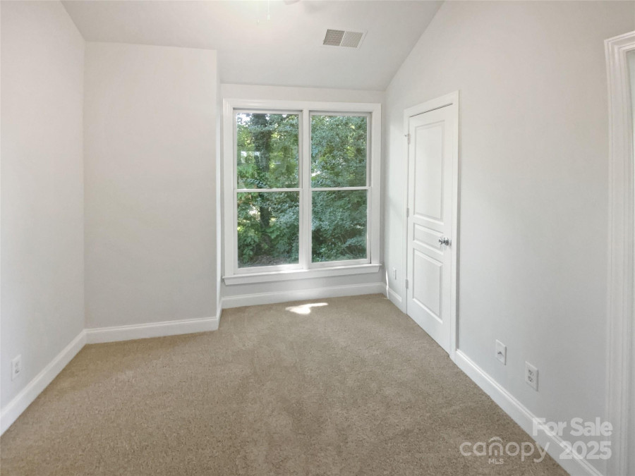 1043 Park West Dr Charlotte, NC 28209