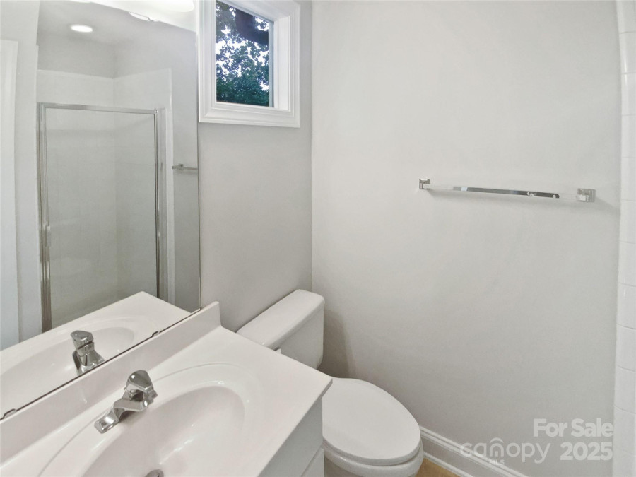 1043 Park West Dr Charlotte, NC 28209