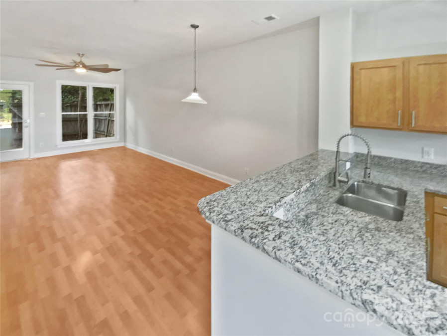 1043 Park West Dr Charlotte, NC 28209