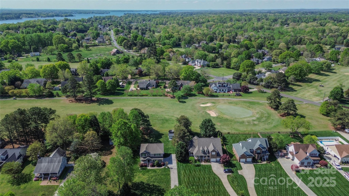 136 Wood Duck Loop Mooresville, NC 28117