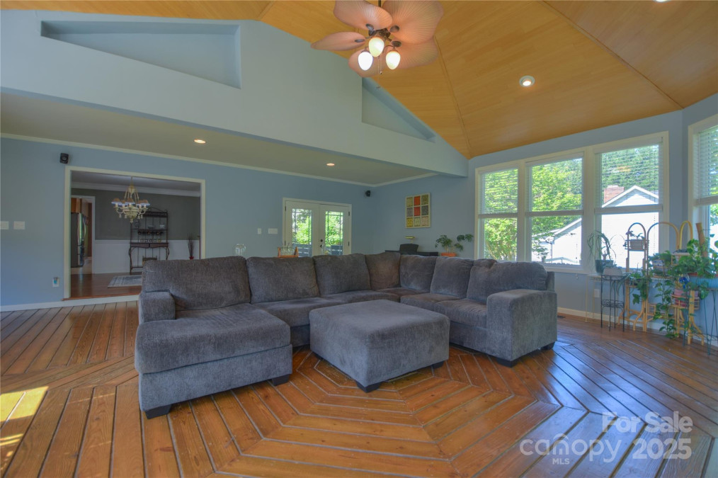 106 Chatworth Ln Mooresville, NC 28117