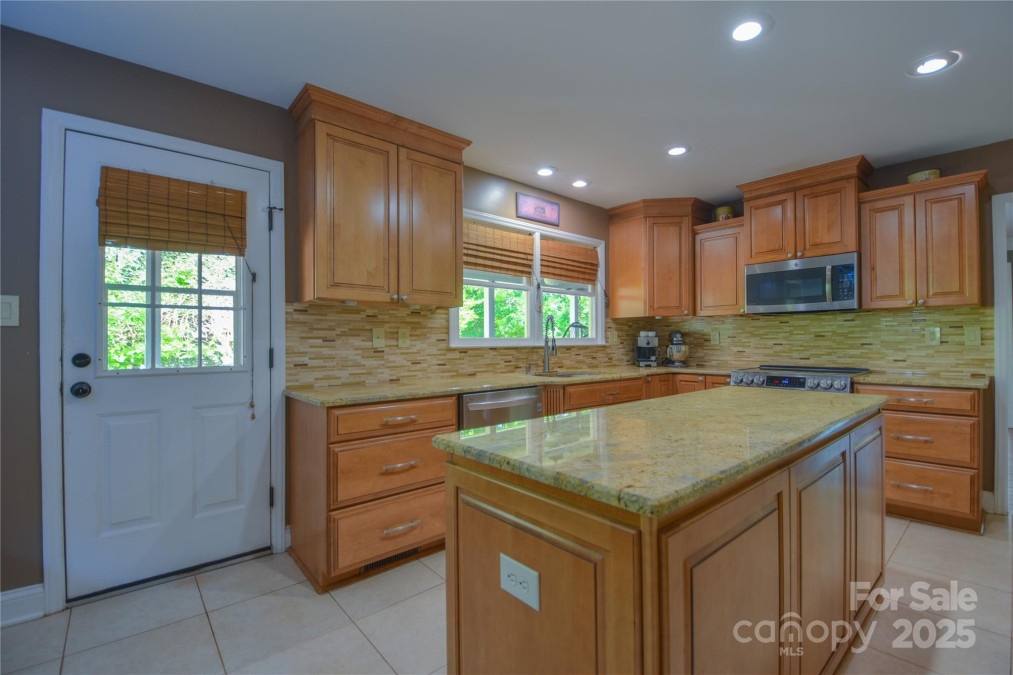 106 Chatworth Ln Mooresville, NC 28117