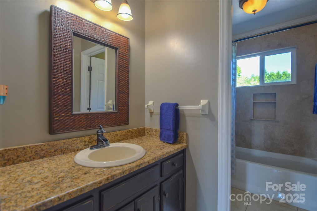 106 Chatworth Ln Mooresville, NC 28117