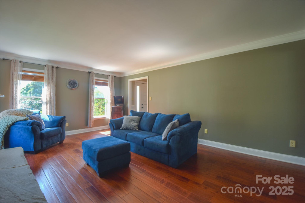 106 Chatworth Ln Mooresville, NC 28117