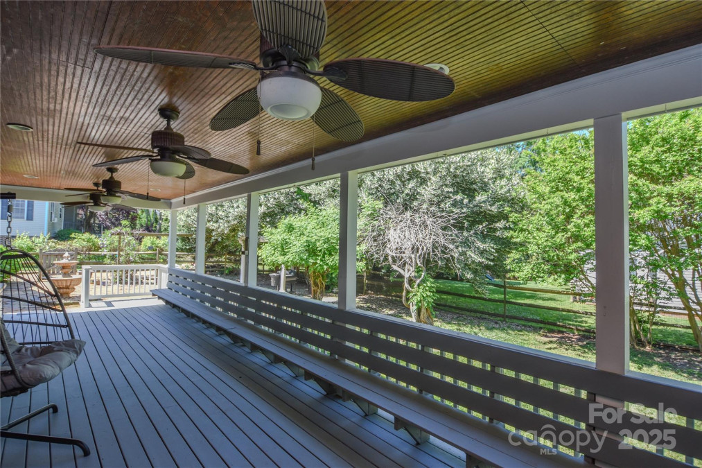 106 Chatworth Ln Mooresville, NC 28117