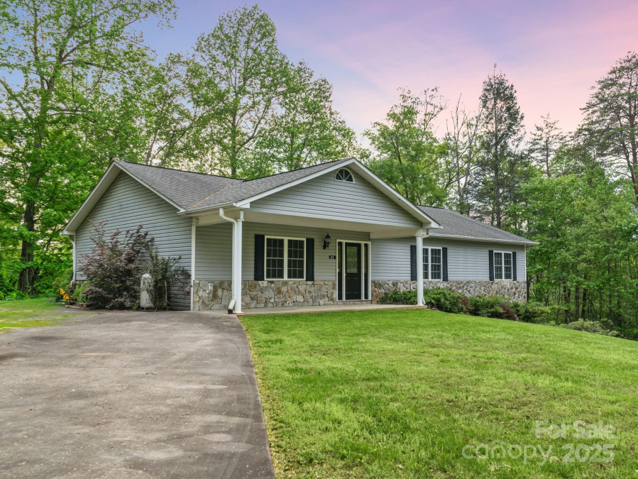 89 Bobcat Pa Marion, NC 28752