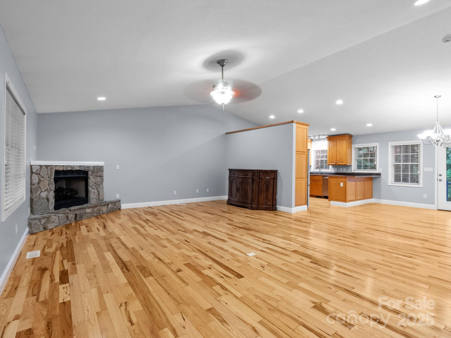 89 Bobcat Pa Marion, NC 28752