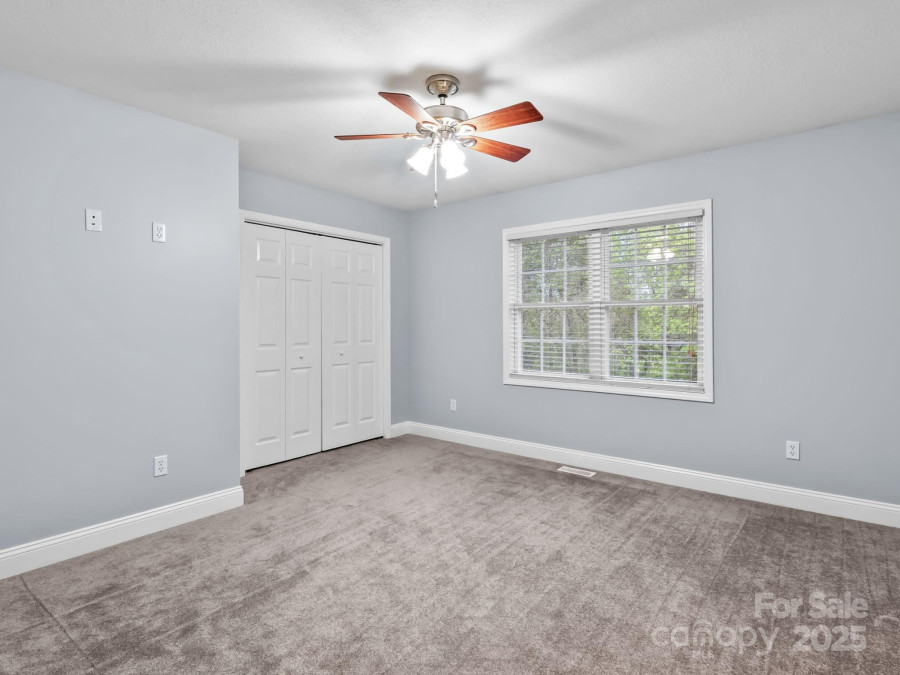 89 Bobcat Pa Marion, NC 28752