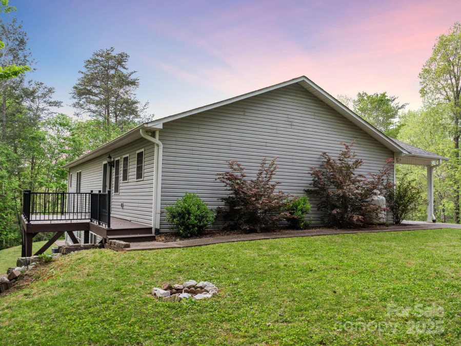 89 Bobcat Pa Marion, NC 28752