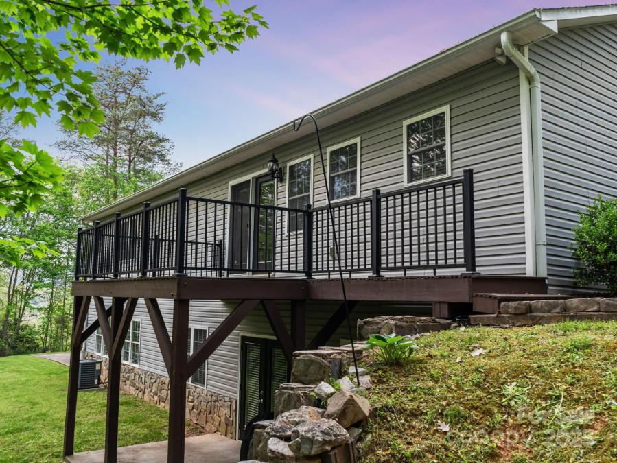 89 Bobcat Pa Marion, NC 28752