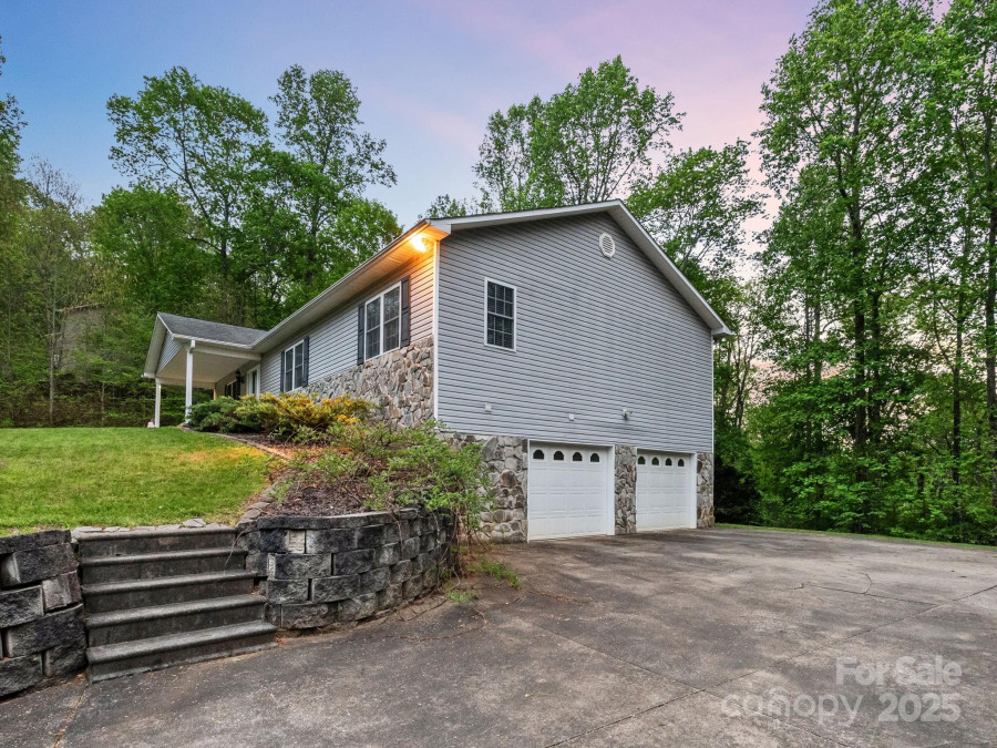89 Bobcat Pa Marion, NC 28752