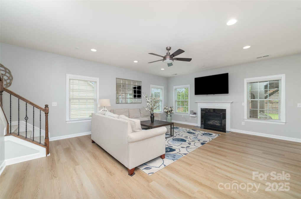 2041 Topaz Pz Davidson, NC 28036