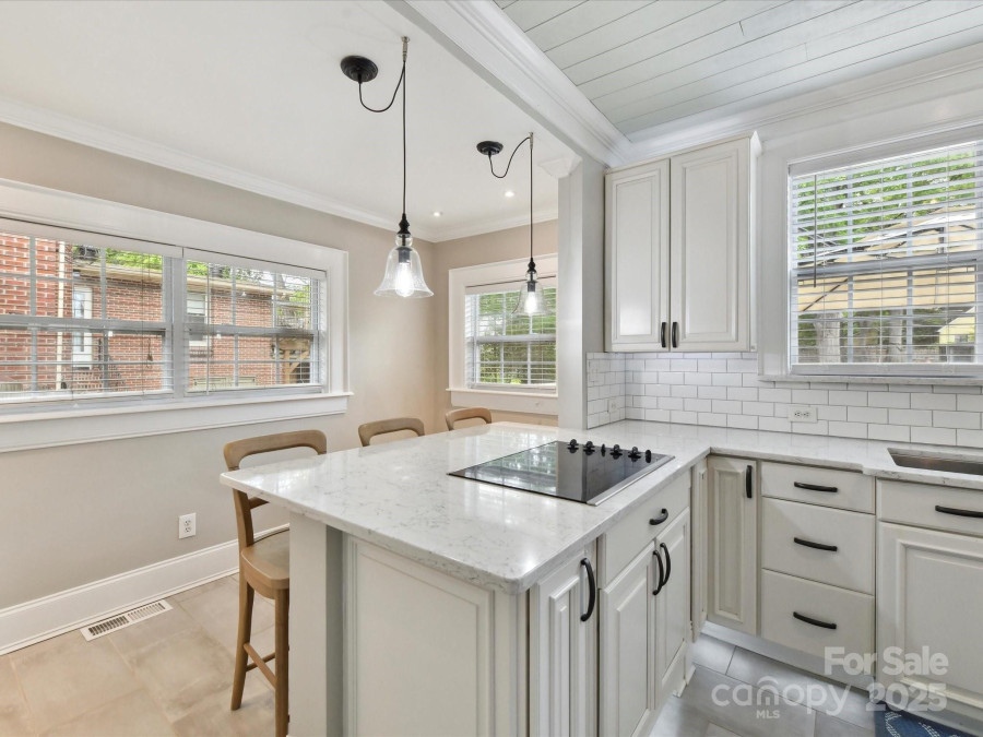 2804 Park Rd Charlotte, NC 28209