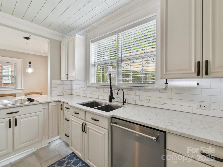 2804 Park Rd Charlotte, NC 28209