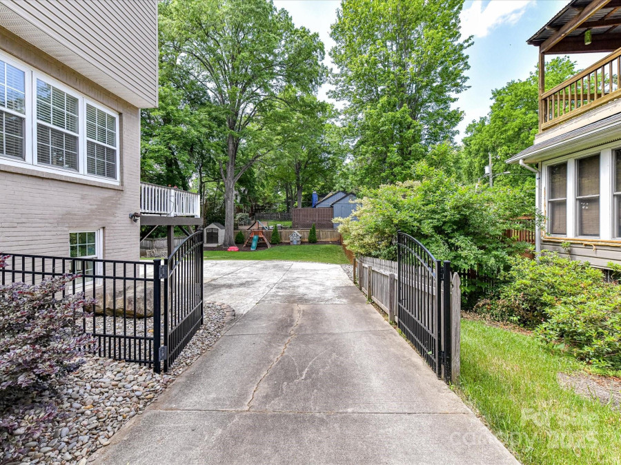 2804 Park Rd Charlotte, NC 28209
