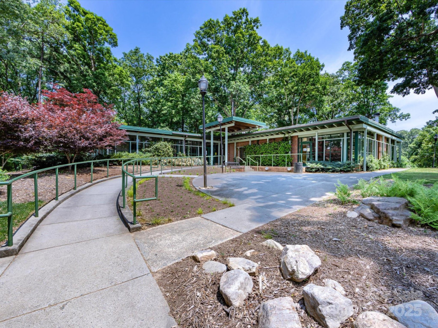 2804 Park Rd Charlotte, NC 28209