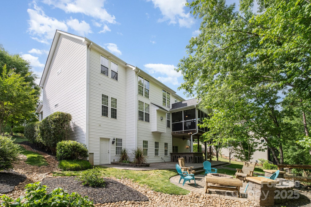 7730 Windsor Forest Pl Harrisburg, NC 28075