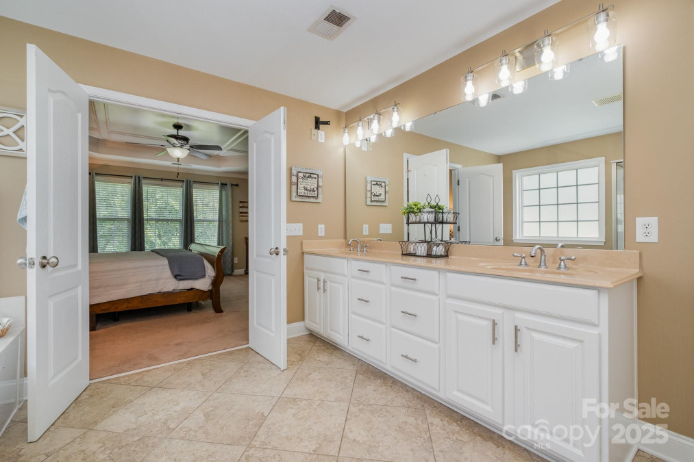 7730 Windsor Forest Pl Harrisburg, NC 28075