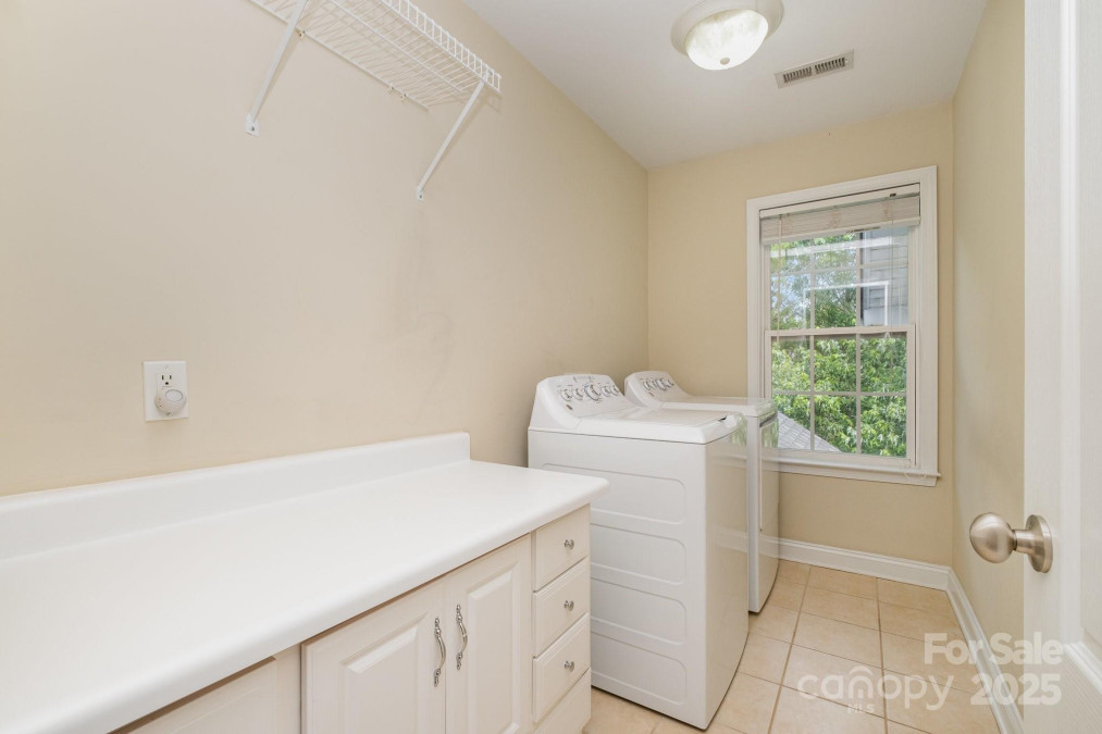 7730 Windsor Forest Pl Harrisburg, NC 28075