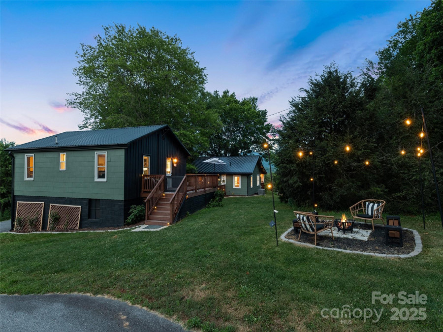 68 Piney Mountain Church Rd Candler, NC 28715