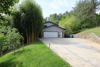37 Nichols Hill Dr Asheville, NC 28804