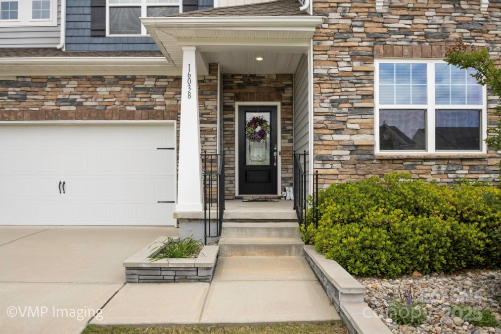16038 Harbor Hill Dr Charlotte, NC 28273