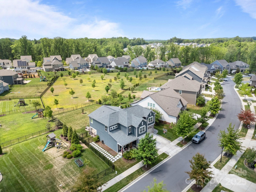 17513 Julees Walk Ln Davidson, NC 28036