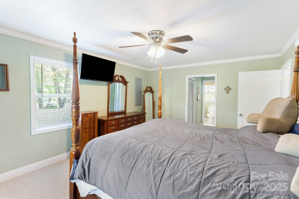 349 Penland St Clyde, NC 28721