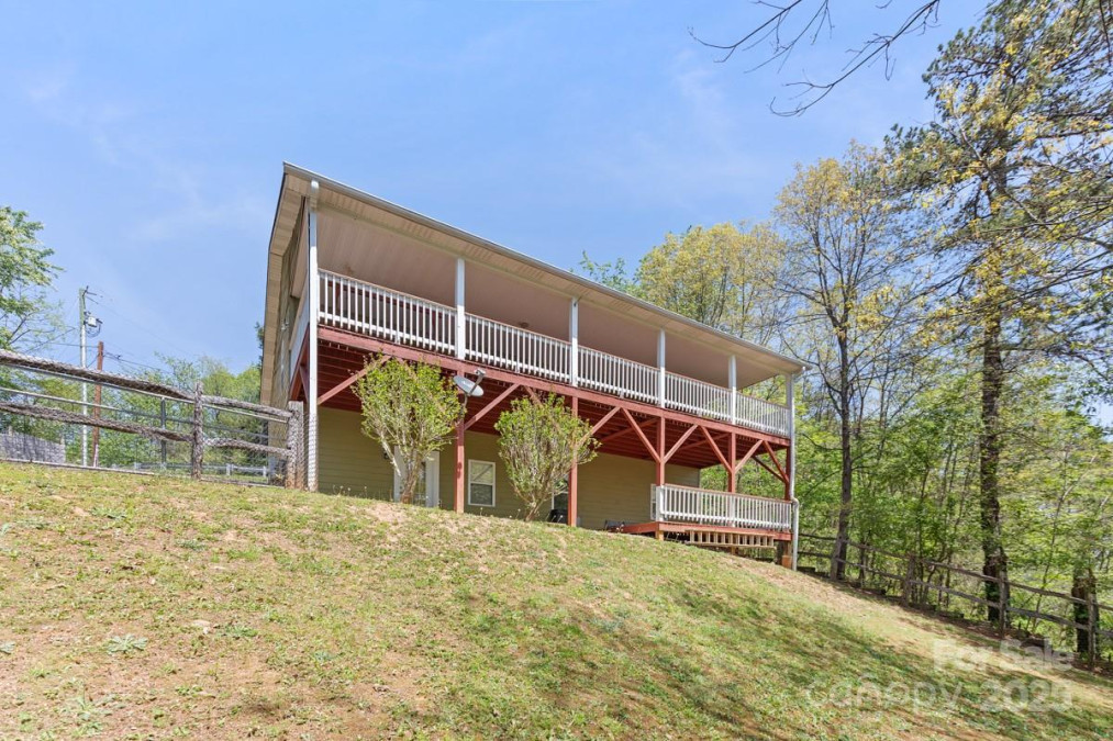 349 Penland St Clyde, NC 28721