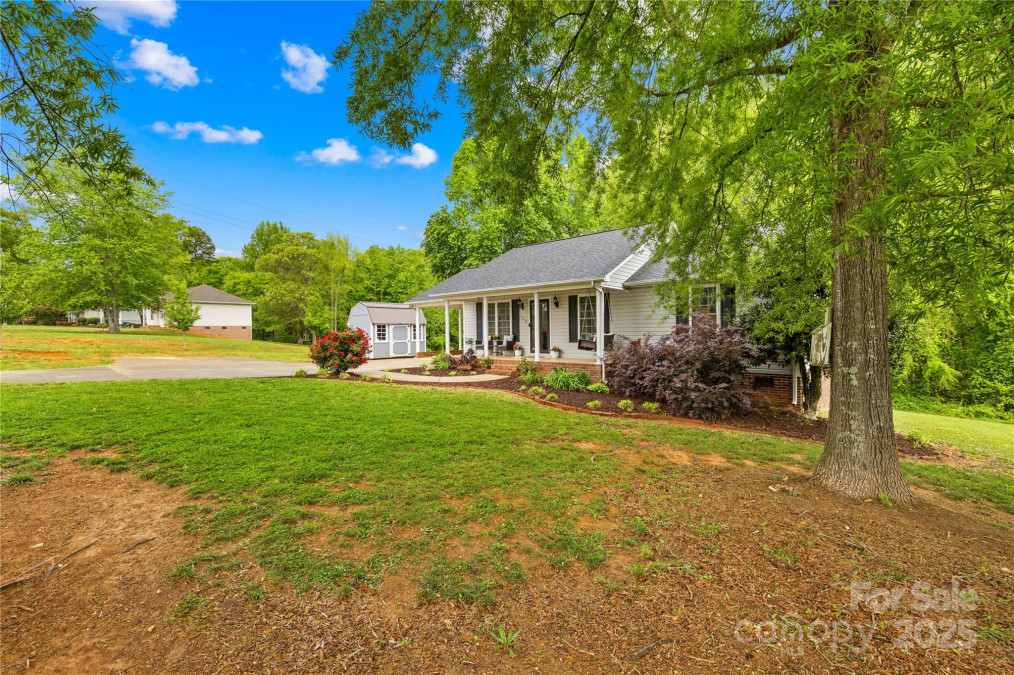 1013 Academy St Cherryville, NC 28021