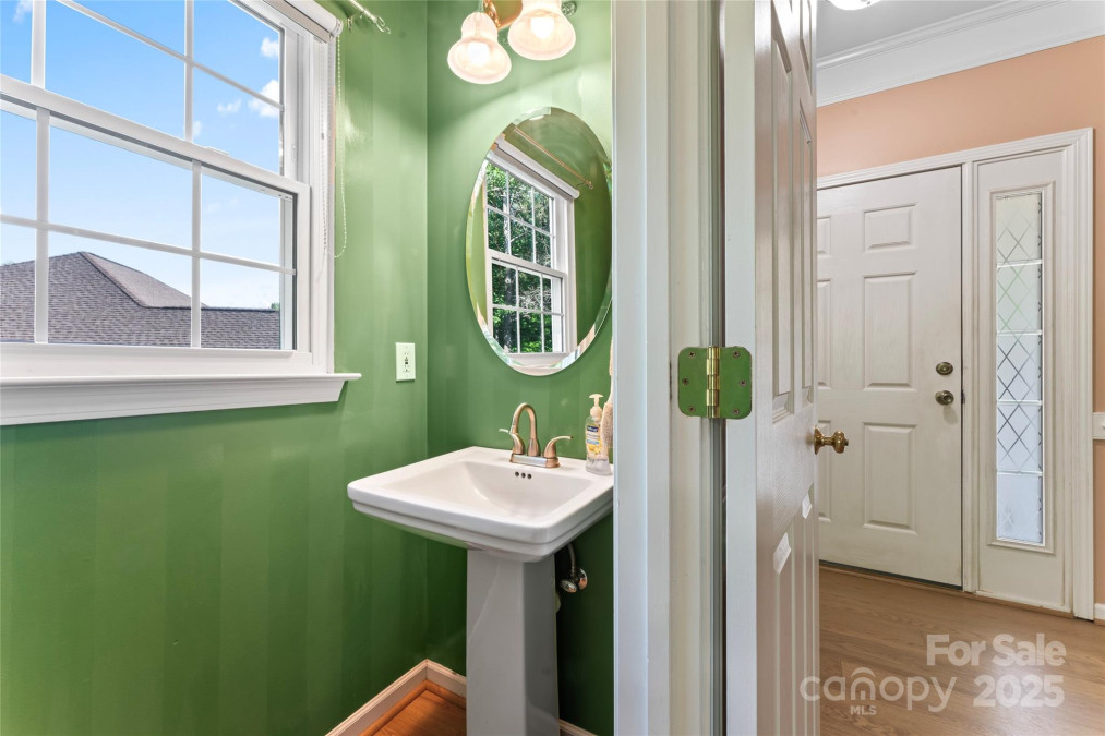 5022 Saybrook Dr Harrisburg, NC 28075